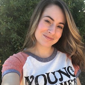 🌸 Poshmark ambassador! 🌸